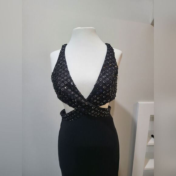 Mac Duggal FLORAL SEQUINED CRISS CROSS BODICE GOWN NWT size 2 black (68166) - Picture 6 of 7